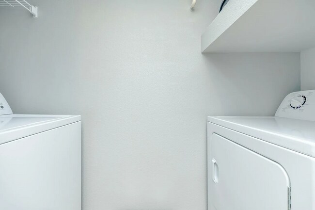 Photo - 8965 N Broadway Unidad 214E