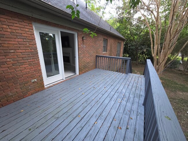 321 Dulaine Cv