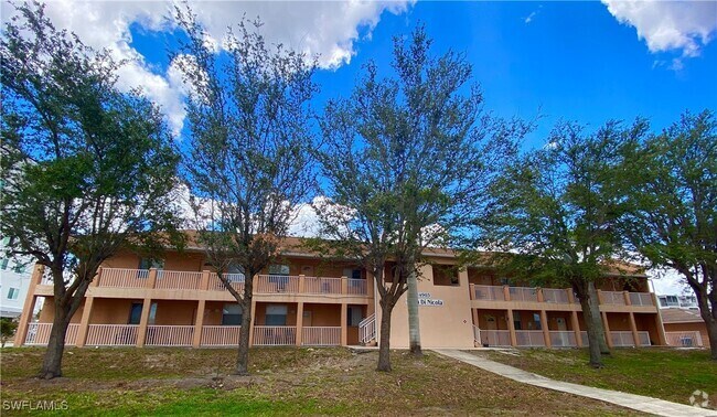 Building Photo - 4903 York St Unit 1-8 Rental