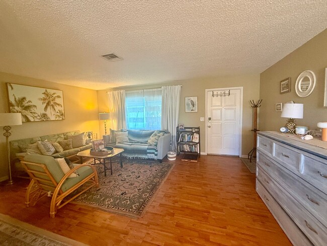 Photo - LAKE VIEW - NEVER FLOODED 4/3