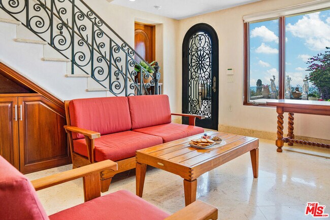 4440 Encinal Canyon Rd Unit GH