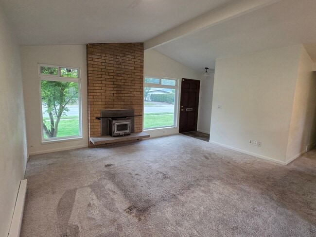 Photo - Lynnwood 3 Bedroom Rambler with Fenced Yard - Pets Welcome