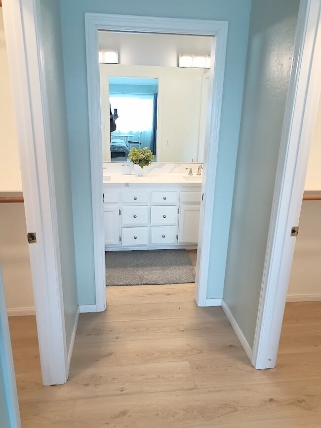 Photo - 1620-1624 York Dr