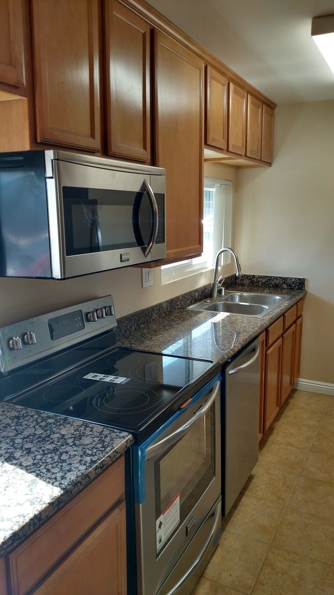 Building Photo - 6333 Mt Ada Rd Rental