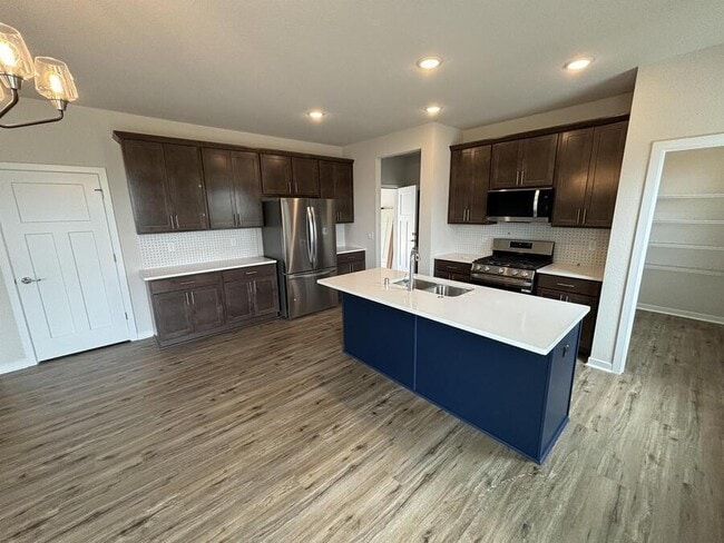 Photo - 670 Lambert Dr