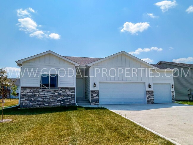 Rent Special! $2450 down from Market rate ... - Rent Special! $2450 down from Market rate ... House