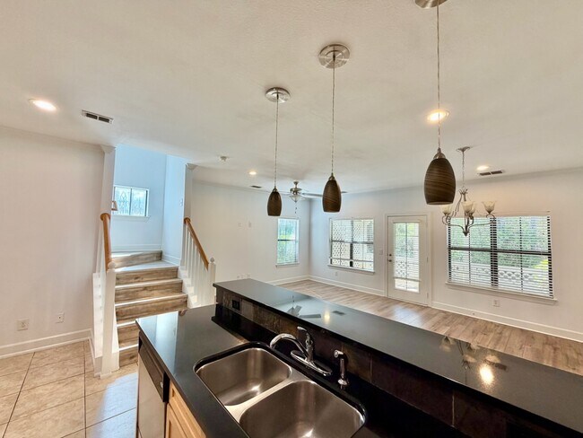 Photo - 94 Haven Cir