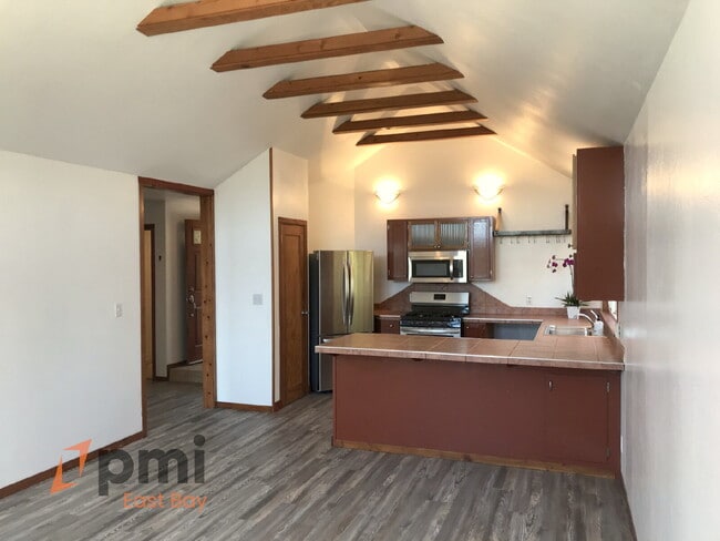 Photo - 4-Bedroom Residence in Martinez with Flexi...