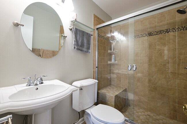 Photo - 2002 Medical Park Dr