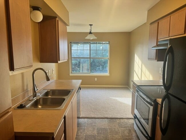 195-Santiam Village Apartments