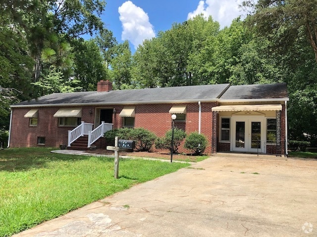 Building Photo - 412 W High St Rental