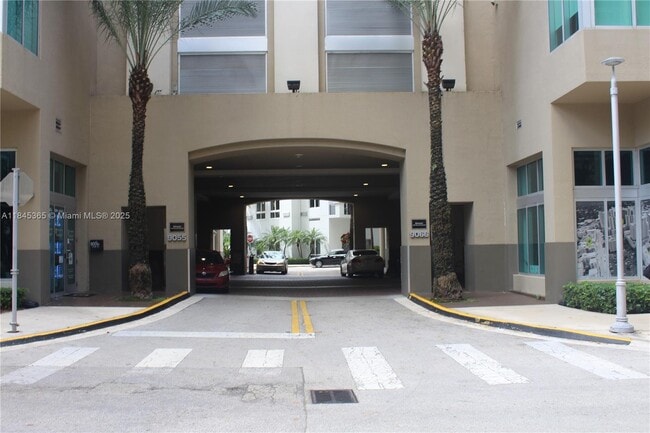 Photo - 9055 SW 73rd Ct Unidad 1207 Rental