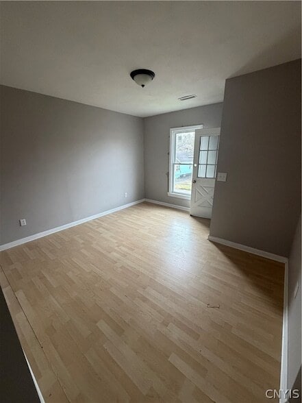 Photo - 214 Rowland St