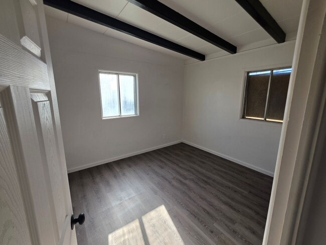 Photo - LIMITED TIME**NO APPLICATION FEE**1/2 OFF DEPOSIT**