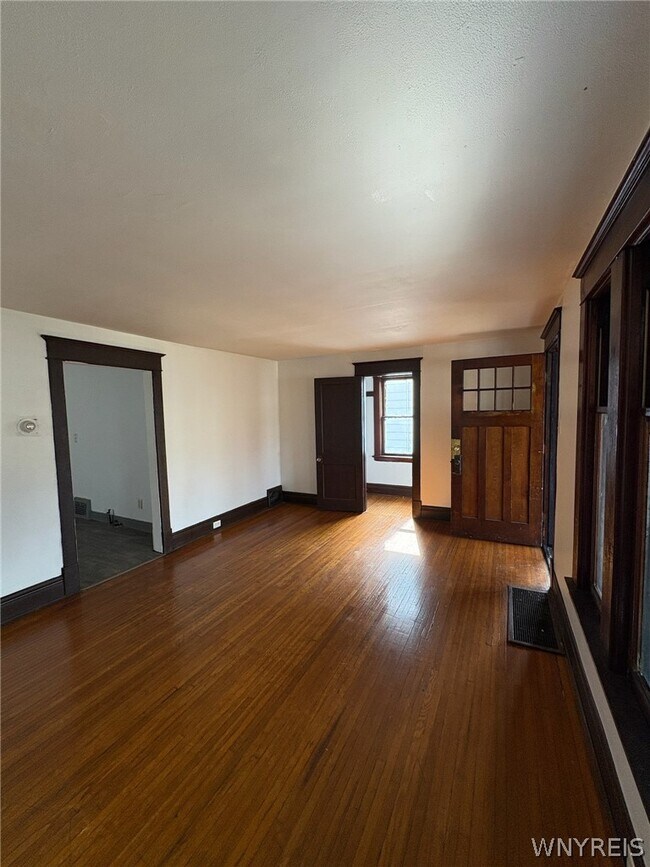 Photo - 189 Westminster Ave