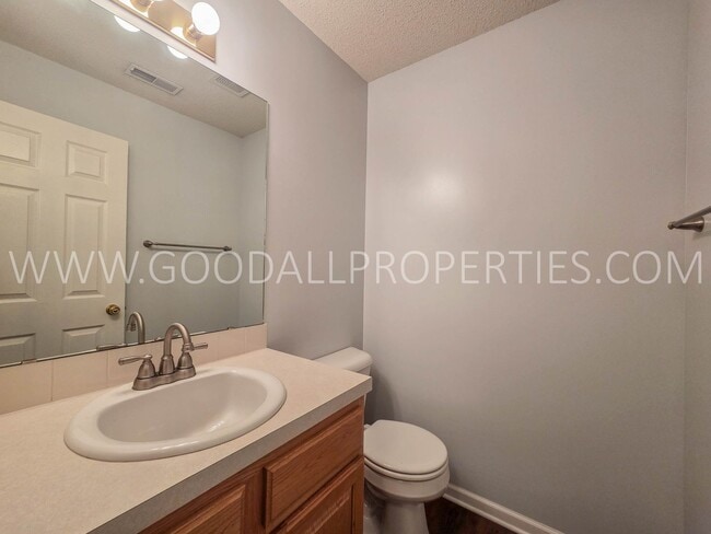 Photo - Spacious Townhome in Clive | 2 Bed + 2.5 Bath with Garage