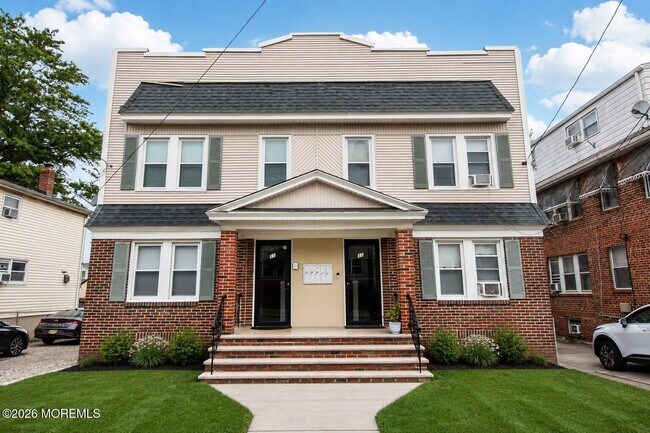 11 Brookline Ave