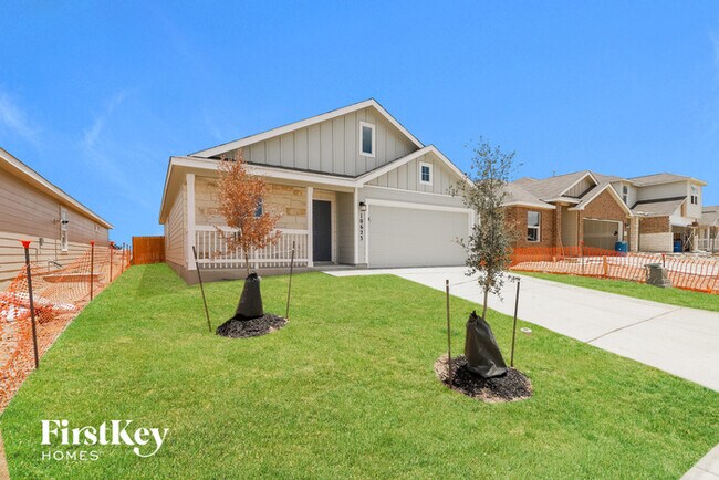 Photo - 10623 Vinateros Dr