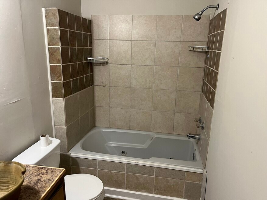 139 Selman Rd NW