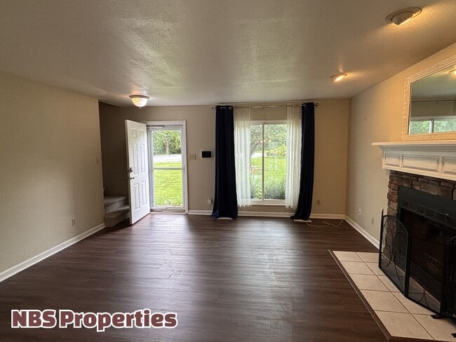 Photo - 7404 Foxglove Ln