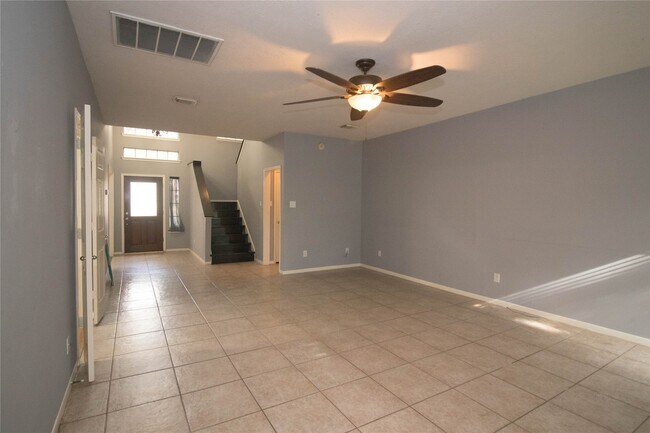 Photo - 310 Cheddington Dr