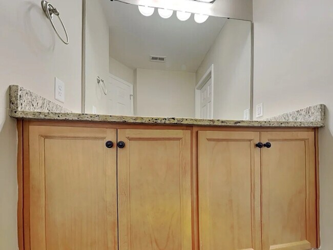 Photo - 1433 Ujamaa Dr