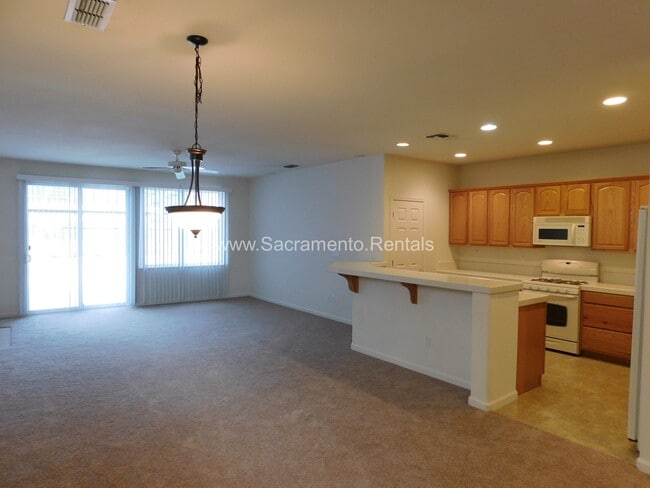 Photo - Spacious Elk Grove 3bd/2ba House with 2 Ca...