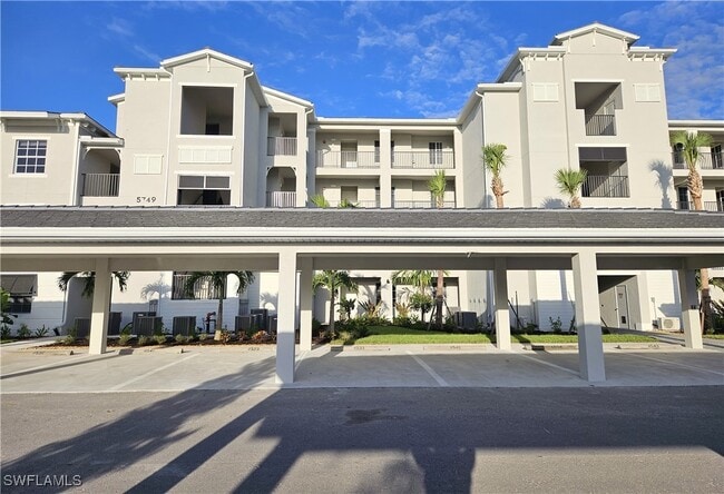 Building Photo - 5749 Double Eagle Cir Unit 4526