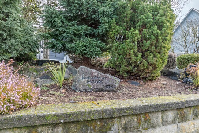 Photo - Broadway Manor