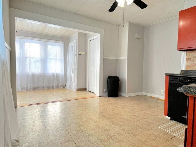 Photo - 58 Gilbert Ave Unidad Lower