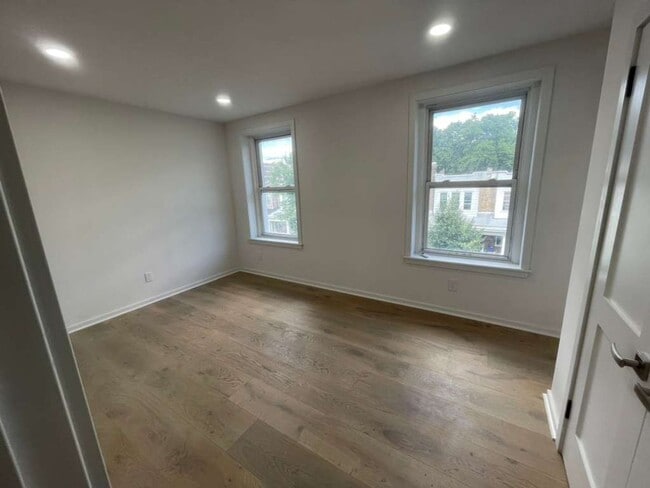 Photo - Beautiful newly renovated 1-bedroom available Unit 3F