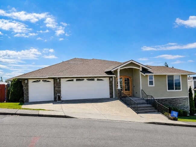 Building Photo - Whiskey Ridge View Home | 5 Bed + Bonus Living Space with Olympic Mountain Views