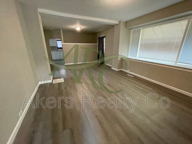 Photo - 1640 E Orman Ave