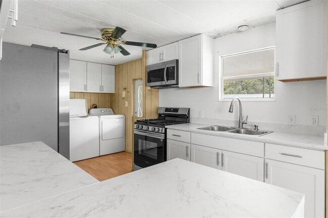 Photo - 7305 Score St