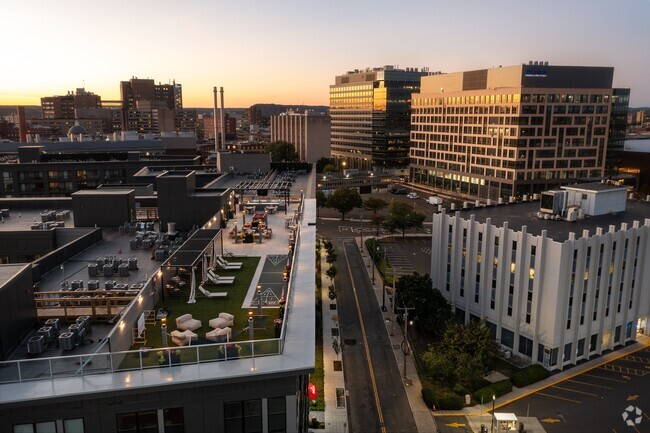 Building Photo - The Mason at City Crossing Rental