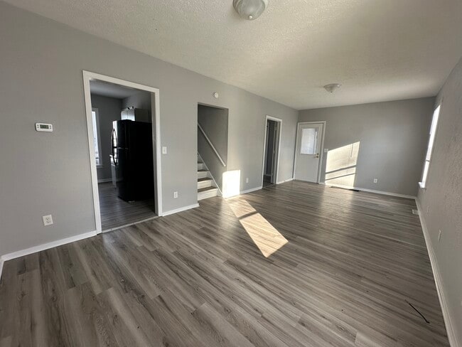 Photo - 911 S Laurel St