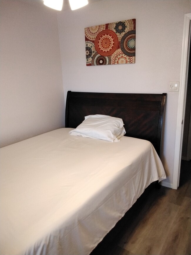 Photo - 3253 W Country Gables Dr