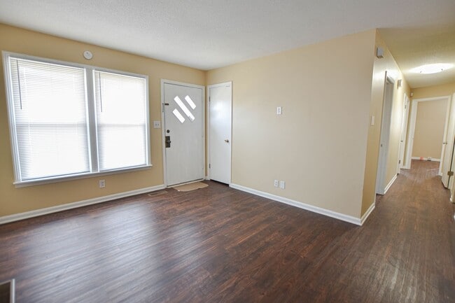Photo - Pet Friendly Three Bedroom!