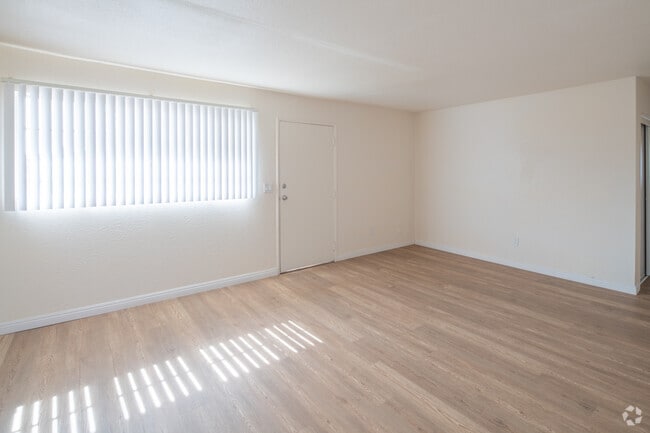 1844 Plaza del Amo Torrance, CA 90501