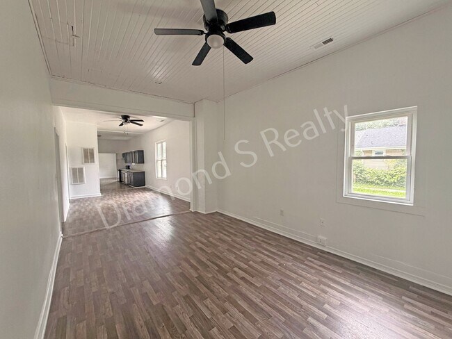 Photo - Updated 6 Bedroom Home!