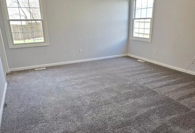 Building Photo - DON'T MISS THIS ONE!