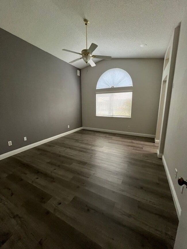 Photo - 8621 Willow Spring Ct