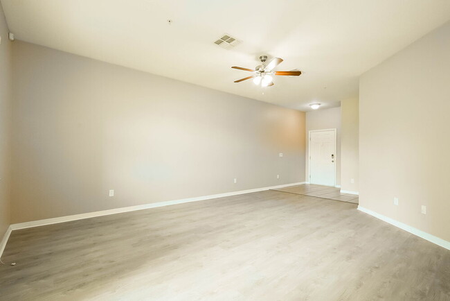Photo - 15509 Oxley St