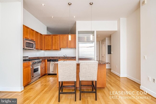 2425 L St NW Unit 521
