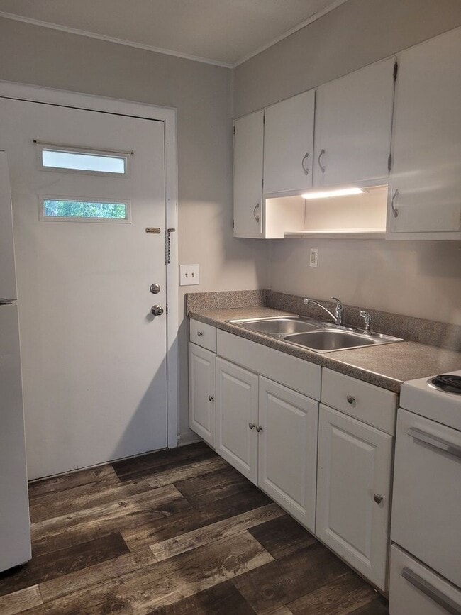 Photo - FIRST MONTH FREE! 1 Bedroom 1 Bathroom Apa...