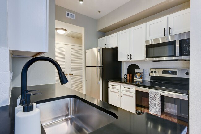 Laurel Canyon Apartments apartments — community photo