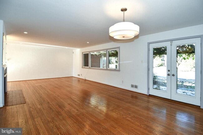 Photo - 4111 Saul Rd