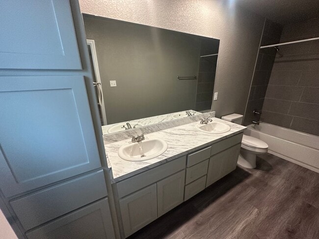 Photo - NEW IN MANAGEMENT - AVAILABLE NOW!