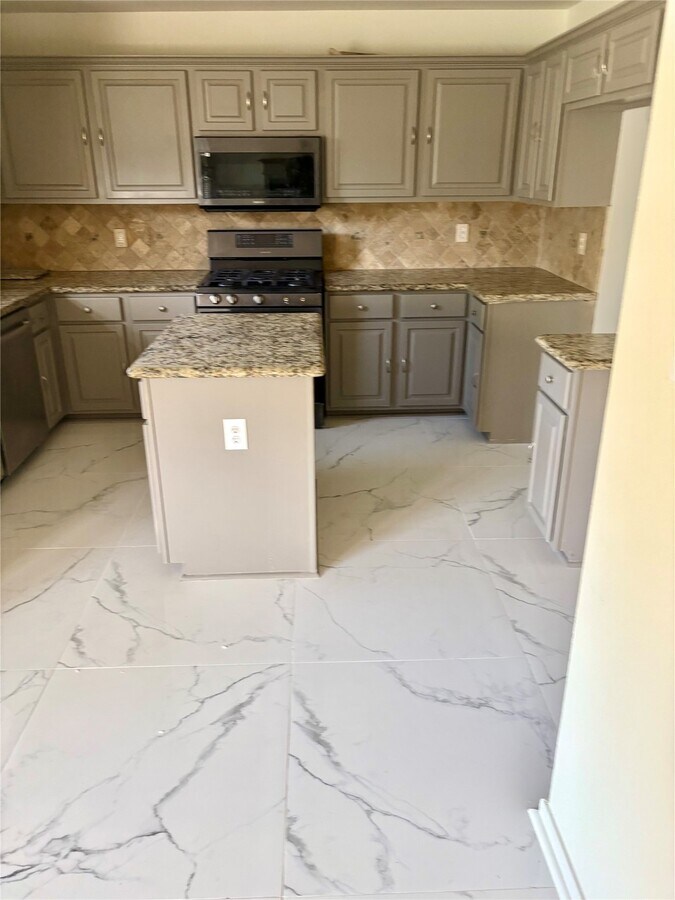 Photo - 611 Brazos Trace Dr