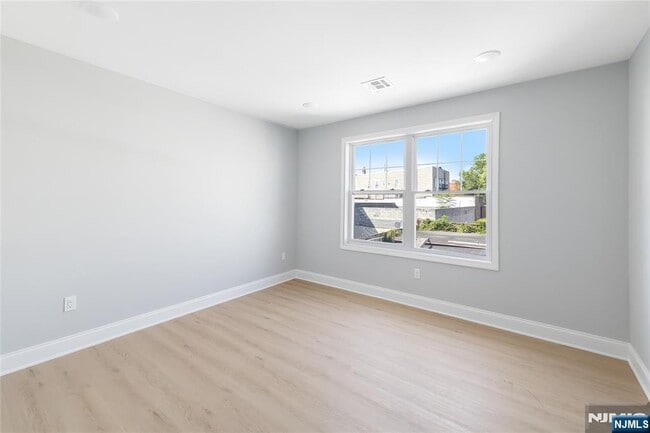 Photo - 110 Madison St Unit 3